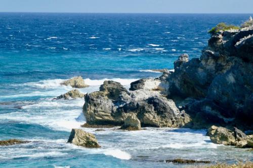 Wilder Strand im Norden